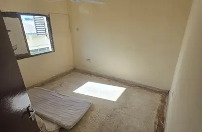 شقة - غرفة نوم - 1 حمام للايجار في المنطقة الصناعية رقم 4 - المنطقة الصناعية بالشارقة - الشارقة شقة - غرفة نوم - 1 حمام للايجار في المنطقة الصناعية رقم 4 - المنطقة الصناعية بالشارقة - الشارقة