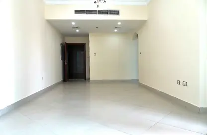 شقة - غرفة نوم - 2 حمامات للايجار في القصيص - دبي