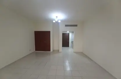 Apartment - Studio - 1 Bathroom for rent in Y20 - England Cluster - International City - Dubai