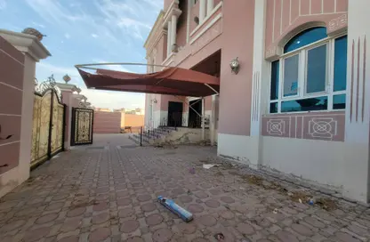 Apartment - 4 Bedrooms - 3 Bathrooms for rent in Mohamed Bin Zayed Centre - Mohamed Bin Zayed City - Abu Dhabi