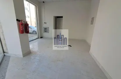 Shop - Studio - 1 Bathroom for rent in Fire Station Road - Muwaileh - Sharjah