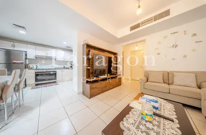 Villa - 2 Bedrooms - 3 Bathrooms for rent in Springs 6 - The Springs - Dubai