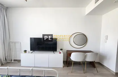 Apartment - Studio - 1 Bathroom for rent in Bloom Towers B - Bloom Towers - Jumeirah Village Circle - Dubai