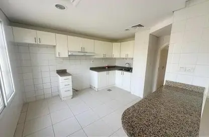 Villa - 2 Bedrooms - 3 Bathrooms for rent in Springs 12 - The Springs - Dubai