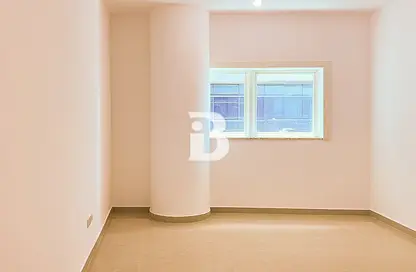 Empty Room image for: Apartment - 3 Bedrooms - 4 Bathrooms for rent in Al Sahel Tower 2 - Al Sahel Towers - Corniche Road - Abu Dhabi, Image 1