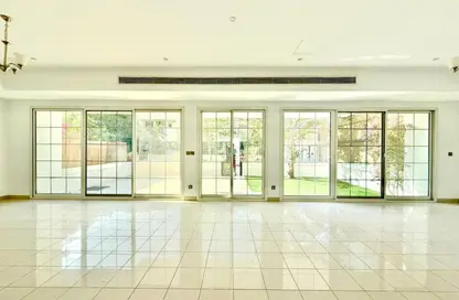 Villa - 4 Bedrooms - 5 Bathrooms for rent in Umm Suqeim 2 Villas - Umm Suqeim 2 - Umm Suqeim - Dubai