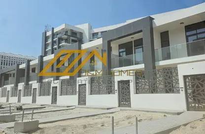 Townhouse - 3 Bedrooms - 4 Bathrooms for rent in The Gate - Masdar City - Abu Dhabi