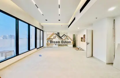 Apartment - 2 Bedrooms - 3 Bathrooms for rent in Al Amir Abdullah Building - Al Warsan 4 - Al Warsan - Dubai