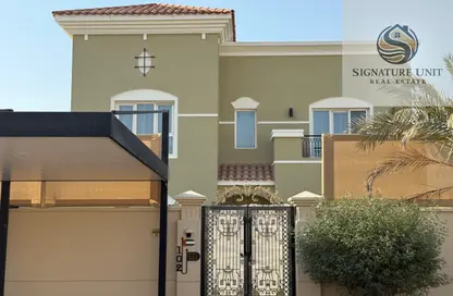 Villa - 4 Bedrooms - 6 Bathrooms for rent in Oud Al Muteena - Dubai