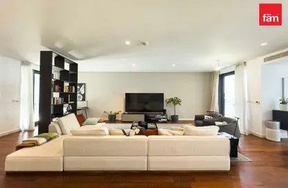 Apartment - 3 Bedrooms - 5 Bathrooms for sale in Building 13B - CityWalk Residential - City Walk - Dubai