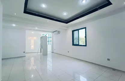 فيلا - 2 غرف نوم - 3 حمامات للايجار في الفيحاء - الشارقة