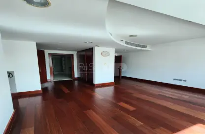 Apartment - 2 Bedrooms - 3 Bathrooms for rent in Jumeirah Living - World Trade Centre Residence - World Trade Center - Dubai