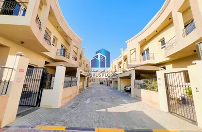 Villa - 5 Bedrooms - 6 Bathrooms for rent in Jumeirah 1 Villas - Jumeirah 1 - Jumeirah - Dubai