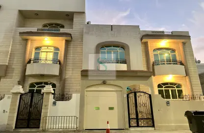 Villa - 5 Bedrooms for rent in Al Karamah - Abu Dhabi
