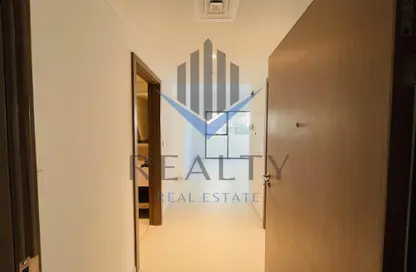 Hall / Corridor image for: Apartment - 2 Bedrooms - 4 Bathrooms for rent in Shams Residence - Maryam Gate Residence - Maryam Island - Sharjah, Image 1