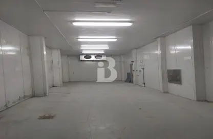 Warehouse - Studio for rent in Mussafah Industrial Area - Mussafah - Abu Dhabi
