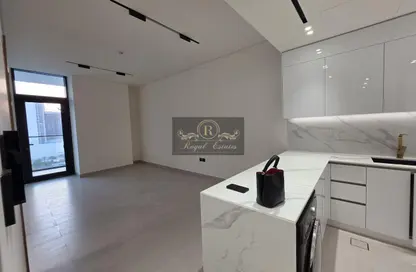 شقة - غرفة نوم - 2 حمامات للايجار في بن غاطي أزور - قرية الجميرا سركل - دبي