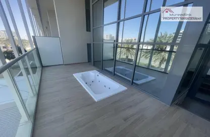 صورة لـ شرفة دوبلكس - 2 غرف نوم - 3 حمامات للايجار في الراحه لوفتس - شاطئ الراحة - أبوظبي ، صورة رقم 1