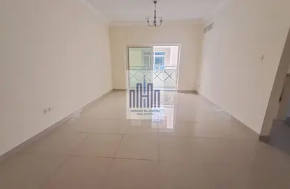 Apartment - 3 Bedrooms - 3 Bathrooms for rent in Muweileh Community - Muwaileh Commercial - Sharjah