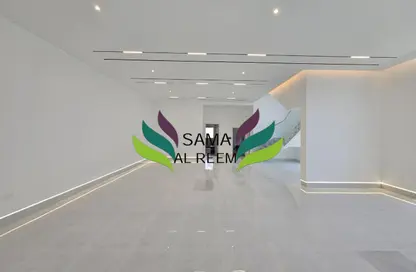 Villa - 4 Bedrooms - 4 Bathrooms for rent in Jumeirah 1 Villas - Jumeirah 1 - Jumeirah - Dubai