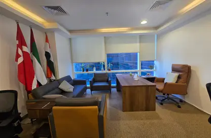 مكتب - استوديو - 2 حمامات للايجار في برج تماني - الخليج التجاري - دبي