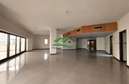 Apartment - 4 Bedrooms - 6 Bathrooms for rent in Emirates Tower - Hamdan Street - Abu Dhabi
