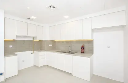 Apartment - 2 Bedrooms - 2 Bathrooms for sale in Zahra Apartments 2A - Zahra Apartments - Town Square - Dubai