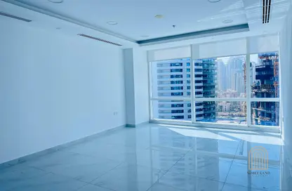 مكتب - استوديو - 2 حمامات للايجار في برج تماني - الخليج التجاري - دبي