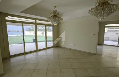 فيلا - 5 غرف نوم - 7 حمامات للايجار في فلل قرية الحمرا - قرية الحمرا - رأس الخيمة