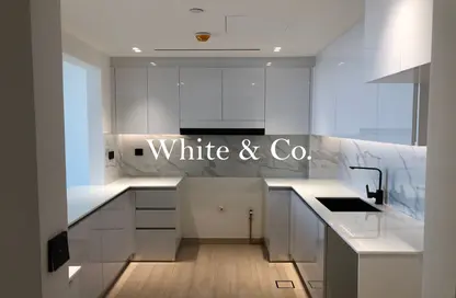 شقة - 2 غرف نوم - 2 حمامات للايجار في بن غاطي كورنر - الضاحية 10 - قرية جميرا الدائرية - دبي