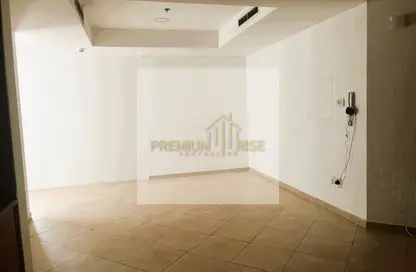 Apartment - 1 Bedroom - 2 Bathrooms for rent in New Dubai Gate 2 - JLT Cluster A - Jumeirah Lake Towers - Dubai