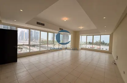Apartment - 3 Bedrooms - 4 Bathrooms for rent in Al Mina Tower - Al Mina - Abu Dhabi