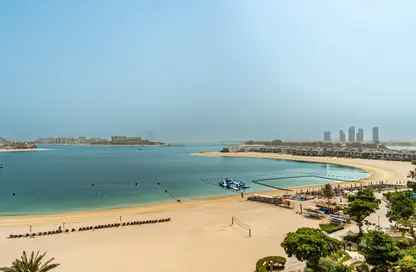 Apartment - 3 Bedrooms - 3 Bathrooms for sale in Al Msalli - Shoreline Apartments - Palm Jumeirah - Dubai