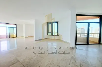 Apartment - 3 Bedrooms - 4 Bathrooms for rent in Corniche Residence - Corniche Road - Abu Dhabi