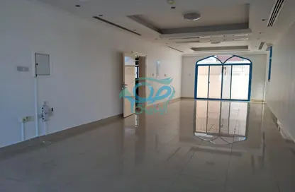 Villa - Studio - 6 Bathrooms for rent in Al Karamah - Abu Dhabi