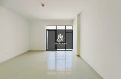 شقة - غرفة نوم - 2 حمامات للايجار في أبتاون الزاهية - الزاهية - تجارية مويلح - الشارقة شقة - غرفة نوم - 2 حمامات للايجار في أبتاون الزاهية - الزاهية - تجارية مويلح - الشارقة