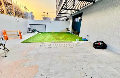 Apartment - 1 Bedroom - 2 Bathrooms for rent in Jumeirah Garden City - Al Satwa - Dubai