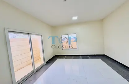 شقة - 2 غرف نوم - 3 حمامات للايجار في بيدا بن عمار - اشارج - العين