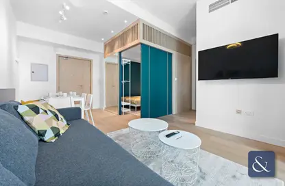 Living Room image for: Apartment - 1 Bedroom - 2 Bathrooms for sale in DEC Tower 1 - DEC Towers - Dubai Marina - Dubai, Image 1