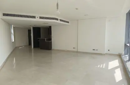 شقة - 2 غرف نوم - 3 حمامات للايجار في سكاي جاردنز - مركز دبي المالي العالمي - دبي