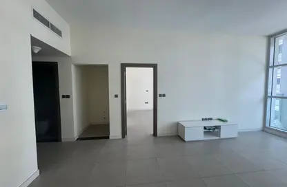 شقة - غرفة نوم - 2 حمامات للايجار في عزيزي شياستا ريزيدنسز - الفرجان - دبي