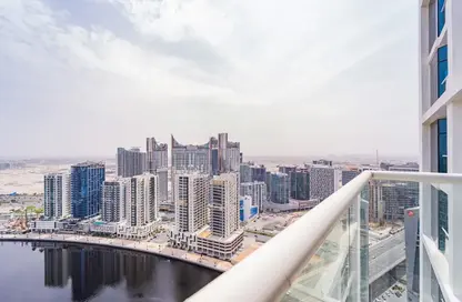شقة - غرفة نوم - 2 حمامات للايجار في بريفه باي داماك (ايه) - داماك مايسون برايف - الخليج التجاري - دبي