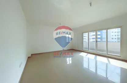 Apartment - 3 Bedrooms - 4 Bathrooms for sale in Tower 21 - Al Reef Downtown - Al Reef - Abu Dhabi