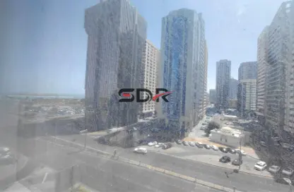 شقة - 2 غرف نوم - 2 حمامات للايجار في برج مراجيب - شارع حمدان - أبوظبي