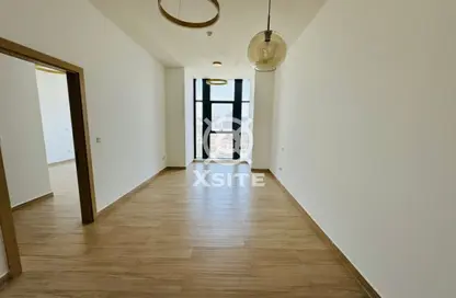 Apartment - 1 Bedroom - 2 Bathrooms for rent in Regina Tower - Jumeirah Village Circle - Dubai