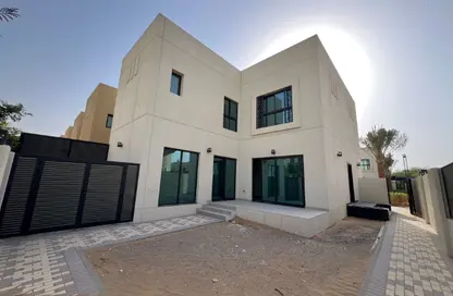 تاون هاوس - 3 غرف نوم - 4 حمامات للايجار في مدينة الشارقة المستدامة - الشارقة