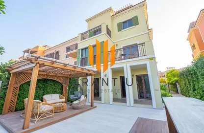 Villa - 4 Bedrooms - 6 Bathrooms for rent in Sur La Mer - La Mer - Jumeirah - Dubai