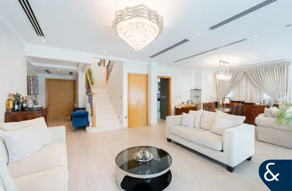 Villa - 4 Bedrooms - 4 Bathrooms for sale in Legacy - Jumeirah Park - Dubai