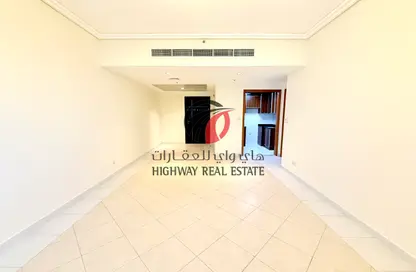 Apartment - 3 Bedrooms - 3 Bathrooms for rent in 21st Century Tower - Sheikh Zayed Road - Dubai