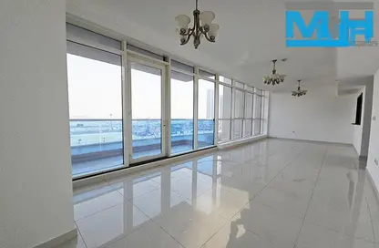 Apartment - 2 Bedrooms - 2 Bathrooms for rent in Majestic Tower - Al Abraj street - Business Bay - Dubai